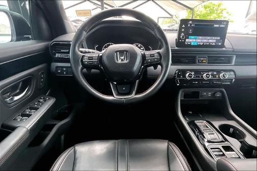 Lunar Silver Metallic 2025 Honda Pilot TrailSport