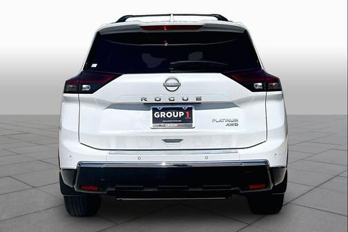 Everest White Pearl 2025 Nissan Rogue Platinum