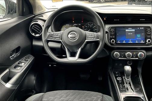 Aspen White Tricoat/Super Black 2024 Nissan Kicks SV