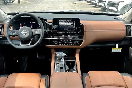 2025 Nissan Pathfinder Platinum FWD