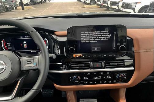 2025 Nissan Pathfinder Platinum FWD