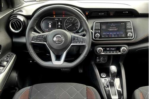 2020 Nissan Kicks SR