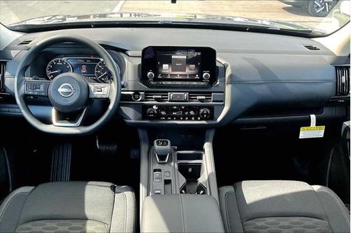 2025 Nissan Pathfinder S FWD