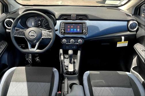 Brilliant Silver Metallic 2025 Nissan Versa 1.6 SV