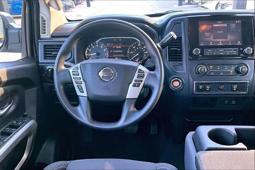 2022 Nissan Titan SV