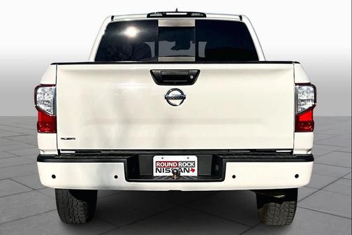 2022 Nissan Titan SV