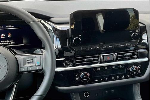 2025 Nissan Pathfinder Platinum FWD
