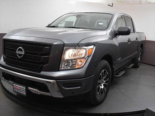 2024 Nissan Titan SV