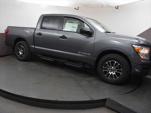 2024 Nissan Titan SV