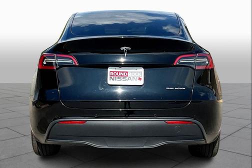 2022 Tesla Model Y Long Range Dual Motor All-Wheel Drive