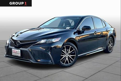 2022 Toyota Camry SE