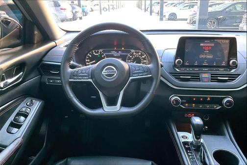2022 Nissan Altima SR FWD