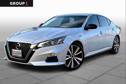 2022 Nissan Altima SR FWD