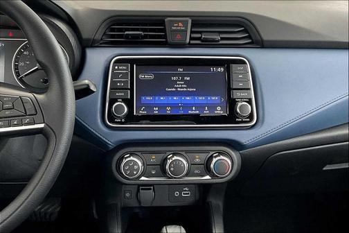 Aspen White Tricoat 2025 Nissan Versa 1.6 SV