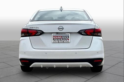 Aspen White Tricoat 2025 Nissan Versa 1.6 SV