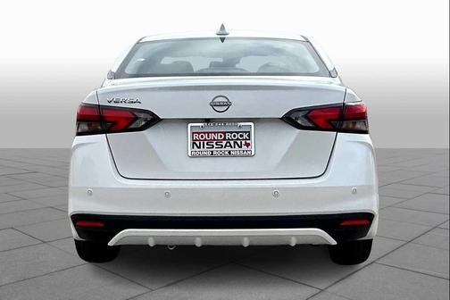 Aspen White Tricoat 2025 Nissan Versa 1.6 SV