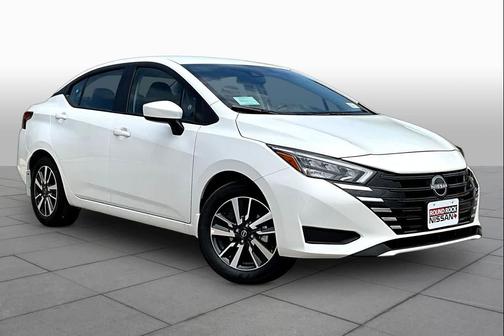 Aspen White Tricoat 2025 Nissan Versa 1.6 SV