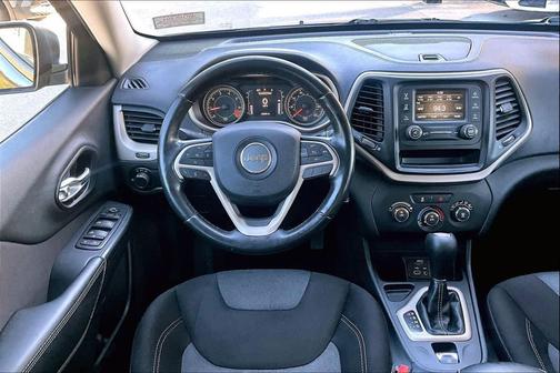 2015 Jeep Cherokee Sport