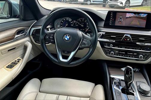 2019 BMW 530 530i