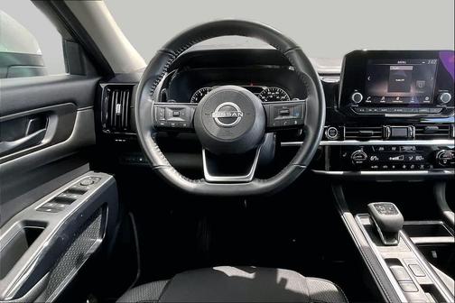 Brilliant Silver Metallic 2024 Nissan Pathfinder SV FWD