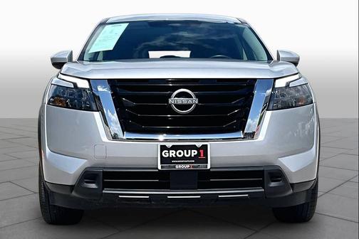 Brilliant Silver Metallic 2024 Nissan Pathfinder SV FWD