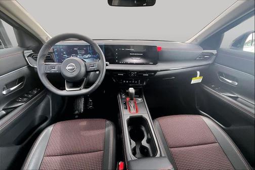 XAB/2T WHT BLK 2026 Nissan Kicks SR