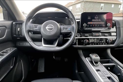 2024 Nissan Pathfinder SV FWD