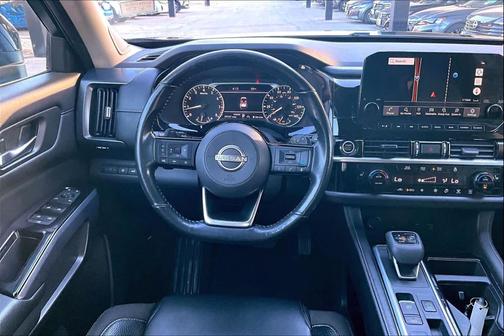 2022 Nissan Pathfinder SL 2WD