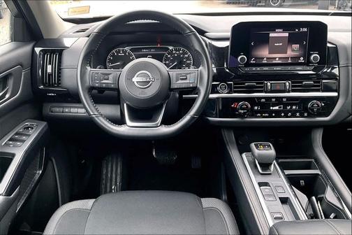 2024 Nissan Pathfinder SV FWD