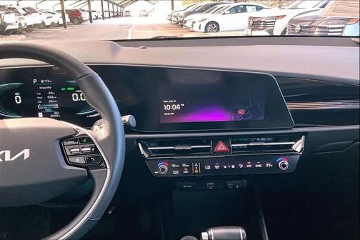 2023 Kia Niro SX