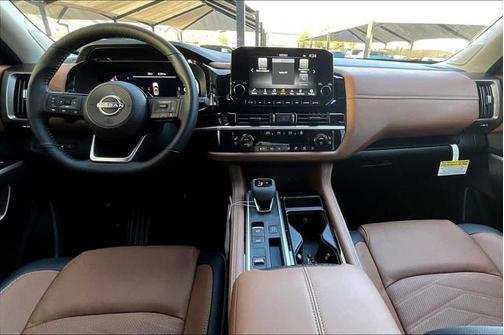 2025 Nissan Pathfinder Platinum FWD