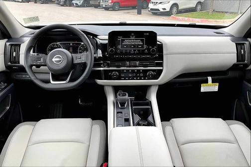 2025 Nissan Pathfinder SL FWD