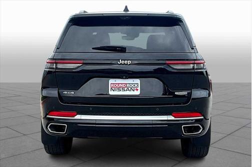 2022 Jeep Grand Cherokee Summit