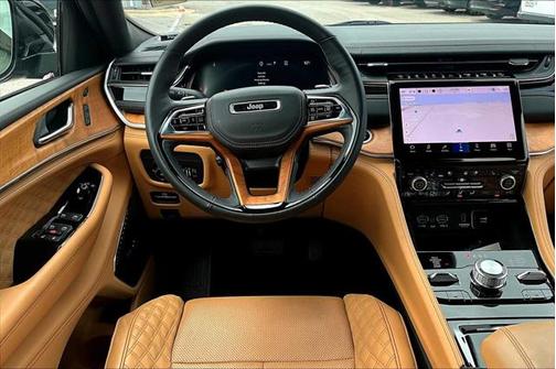 2022 Jeep Grand Cherokee Summit