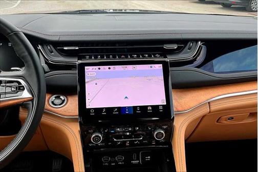 2022 Jeep Grand Cherokee Summit