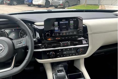 2025 Nissan Pathfinder SL 4WD