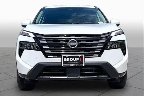 Everest White Pearl Tricoat 2026 Nissan Rogue SV