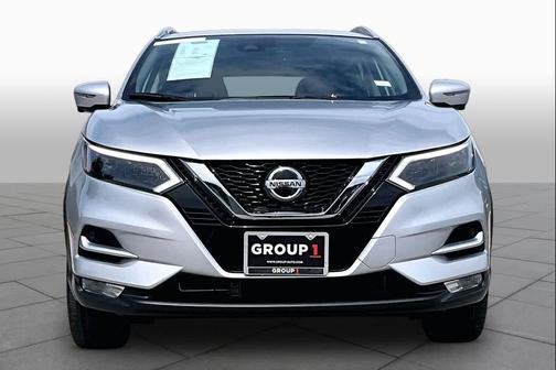 Brilliant Silver Metallic 2022 Nissan Rogue Sport SL