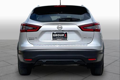 Brilliant Silver Metallic 2022 Nissan Rogue Sport SL
