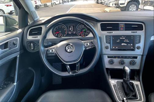 2016 Volkswagen Golf SportWagen TSI SE 4-Door