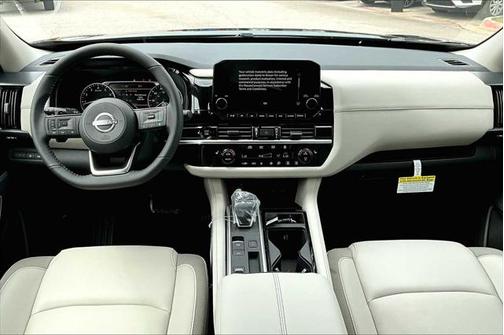 2025 Nissan Pathfinder SL FWD