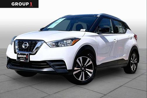 Aspen White/Super Black 2020 Nissan Kicks SV
