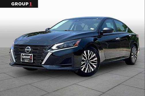 Super Black 2025 Nissan Altima SV FWD