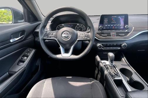 Super Black 2025 Nissan Altima SV FWD