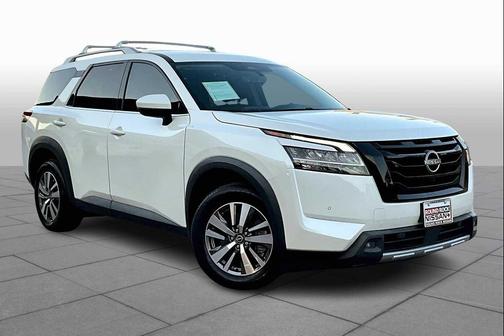 2023 Nissan Pathfinder SL 4WD