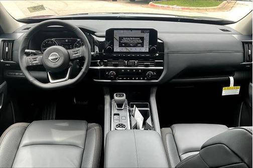 2025 Nissan Pathfinder SL 4WD