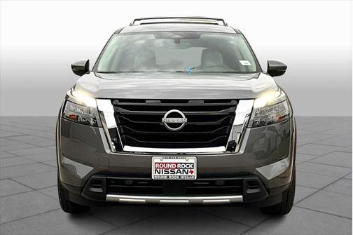 2025 Nissan Pathfinder SL FWD