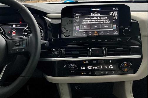 2025 Nissan Pathfinder SL FWD