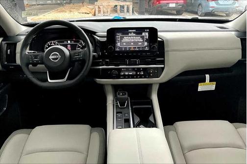 2025 Nissan Pathfinder SL FWD