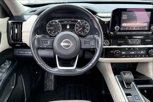 2022 Nissan Pathfinder SV 2WD